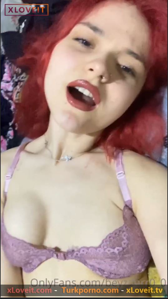 Beyzanrr0_0 ifşa Mastürbasyonunu yakından gösterdi